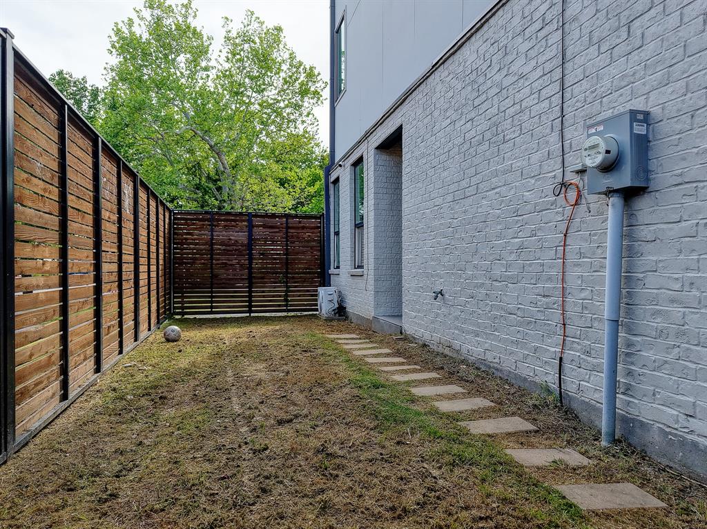 183 S Prairie Avenue Property Photo 20