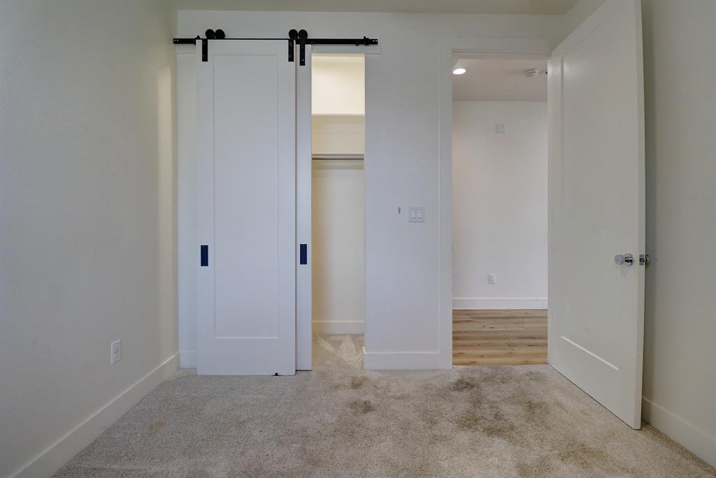 183 S Prairie Avenue Property Photo 31