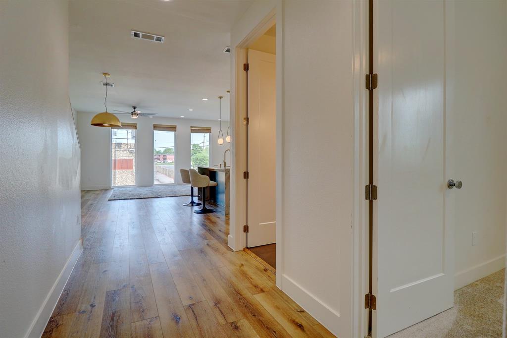 183 S Prairie Avenue Property Photo 34