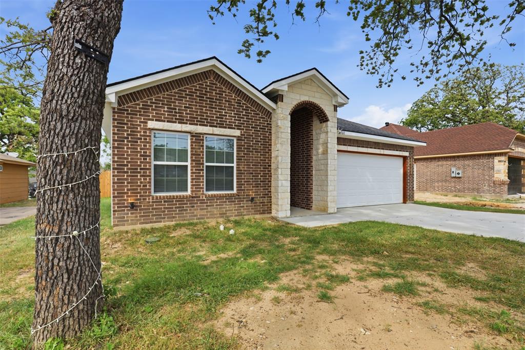 2611 Hunting Drive Property Photo 1