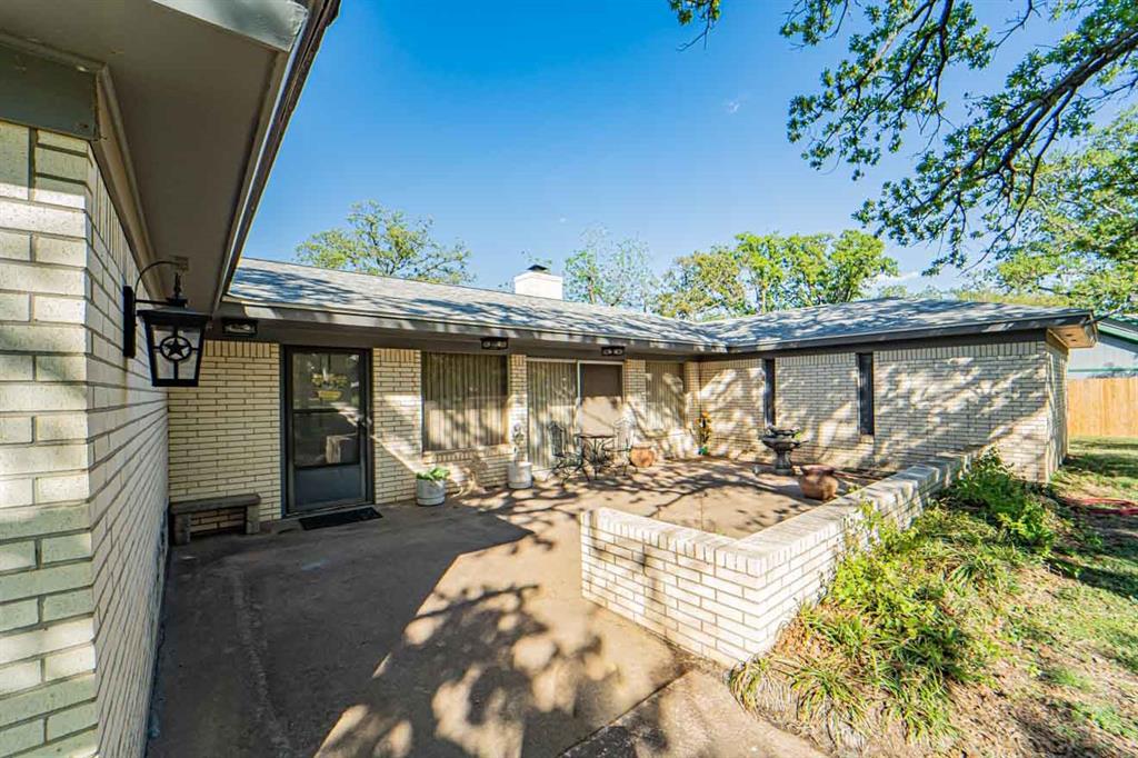 10325 County Road 197 Property Photo 2