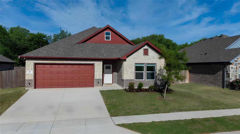 405 Titus Drive Property Photo 1