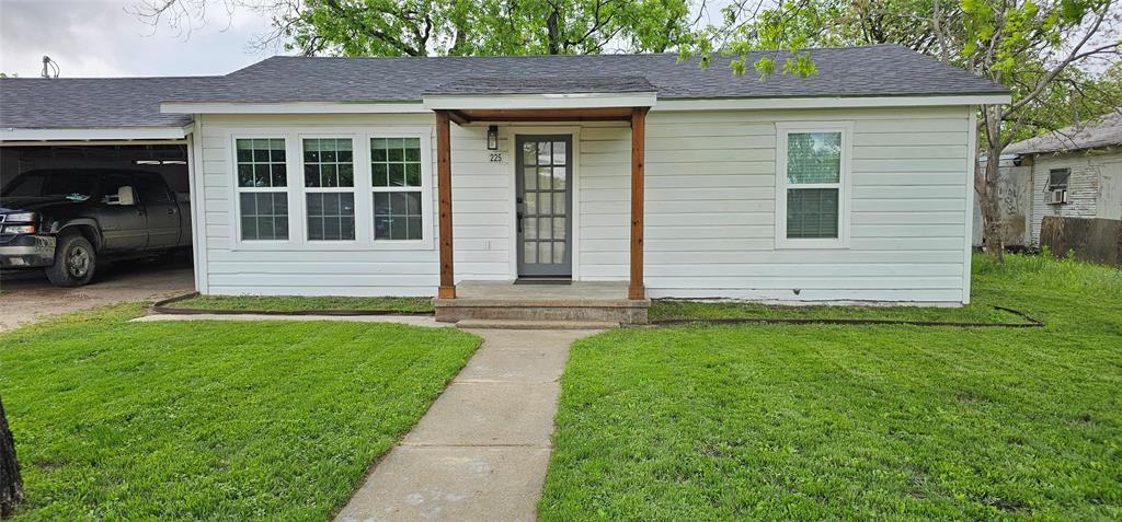 225 S Avenue D Property Photo 2