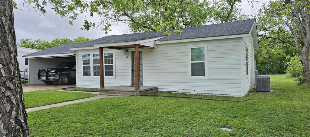 225 S Avenue D Property Photo 3