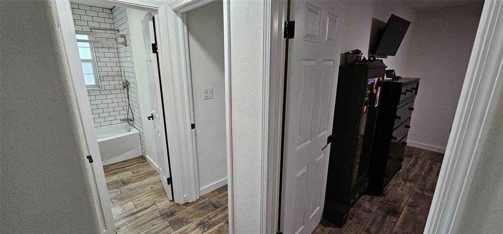 225 S Avenue D Property Photo 20