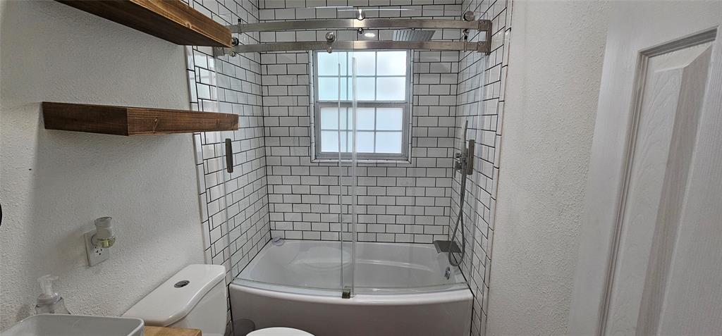 225 S Avenue D Property Photo 22