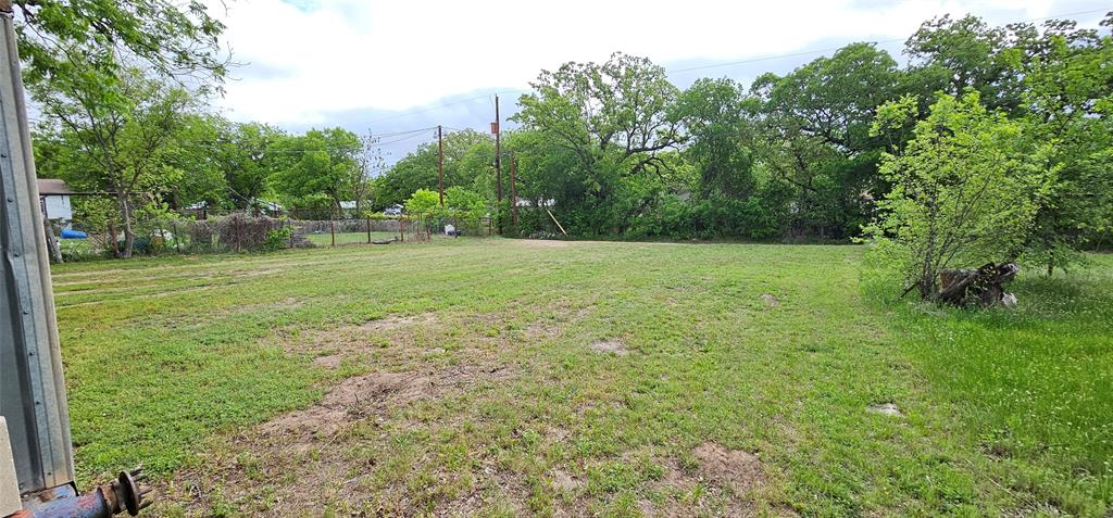 225 S Avenue D Property Photo 33