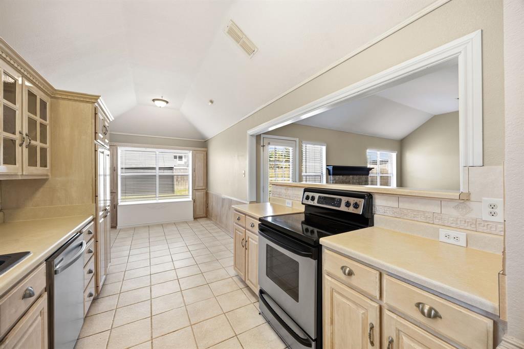 709 Flagstone Way Property Photo 12