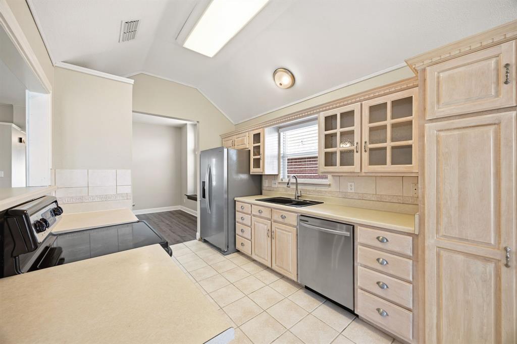 709 Flagstone Way Property Photo 13