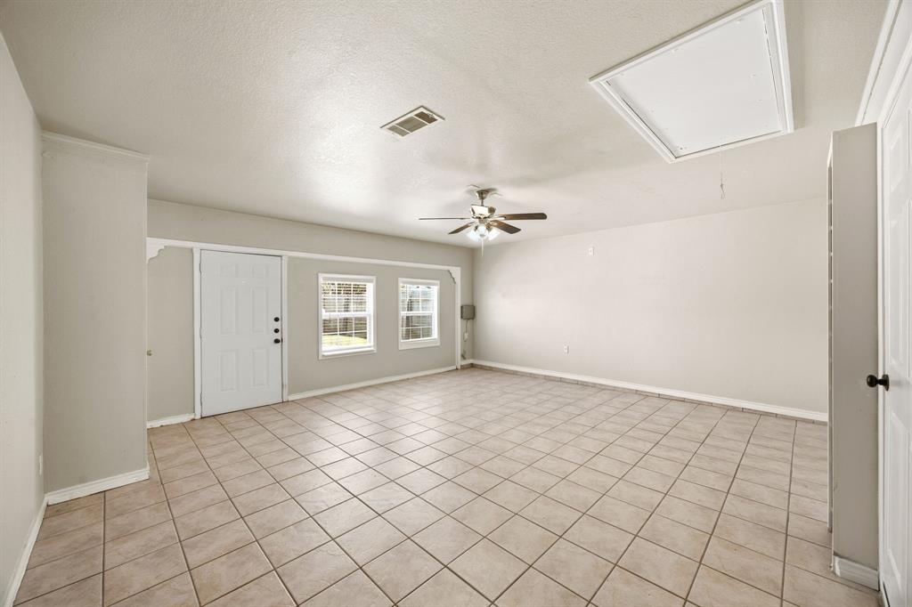 709 Flagstone Way Property Photo 16