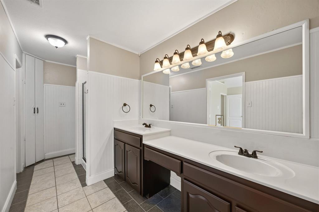 709 Flagstone Way Property Photo 23