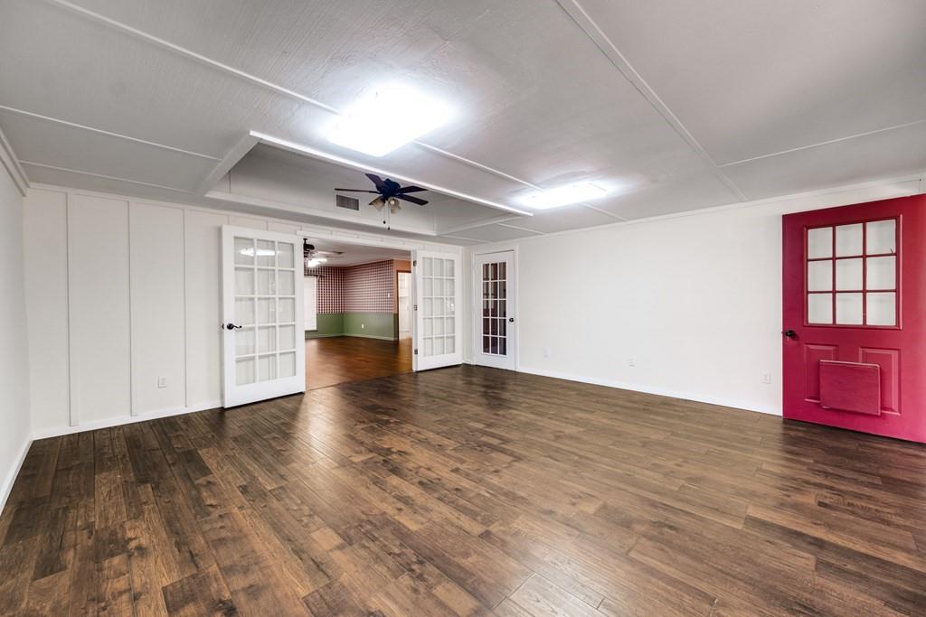 1112 Swanson Drive Property Photo 24