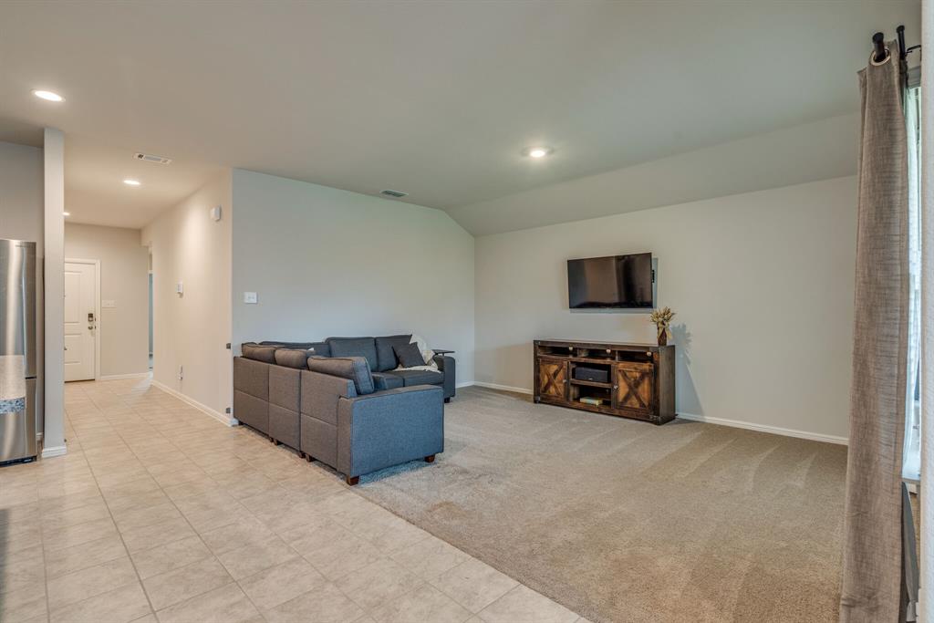 16625 Portage Street Property Photo 18