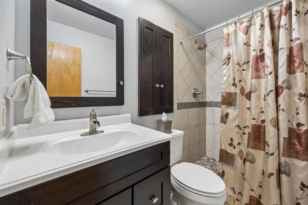 86 Queens Drive Property Photo 12