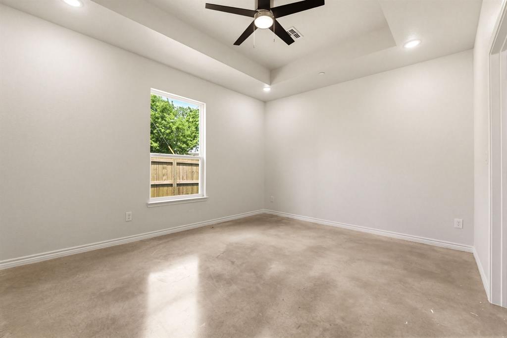 406 W Avenue C C Property Photo 10