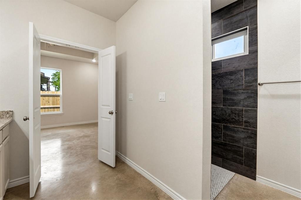 406 W Avenue C C Property Photo 14