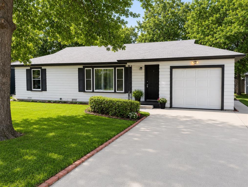 1109 N Howeth Street Property Photo 1