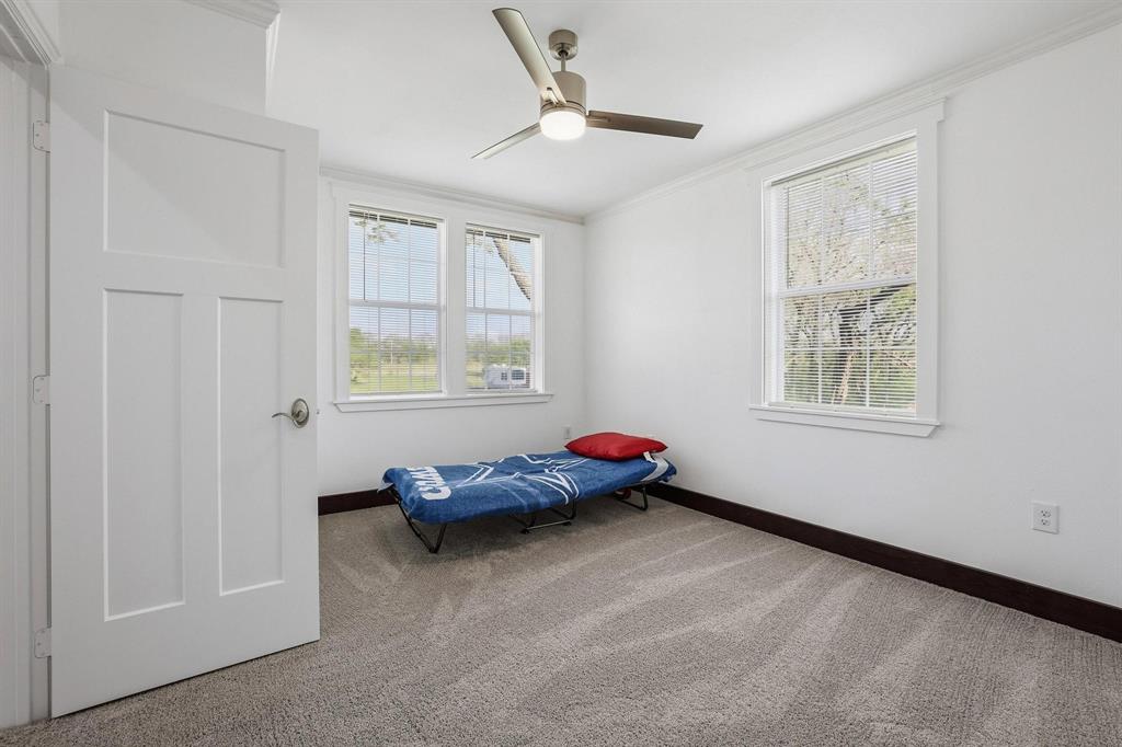 1604 County Rd 4040 Property Photo 30
