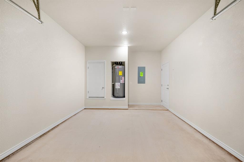 410 W Avenue C Property Photo 27