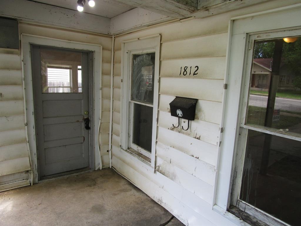 1812 8th Street Property Photo 7