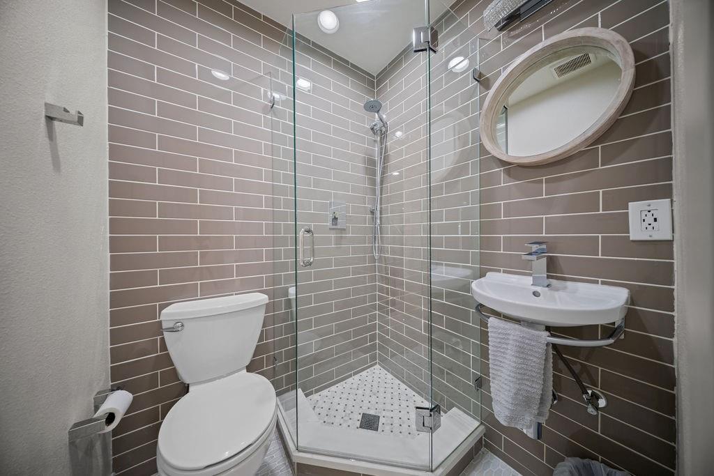 12220 Coolmeadow Lane Property Photo 28