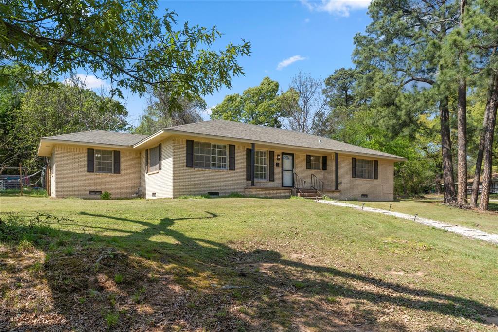 613 Graham Street Property Photo 1