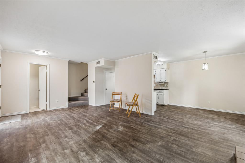 2614 Custer Parkway A Property Photo 4