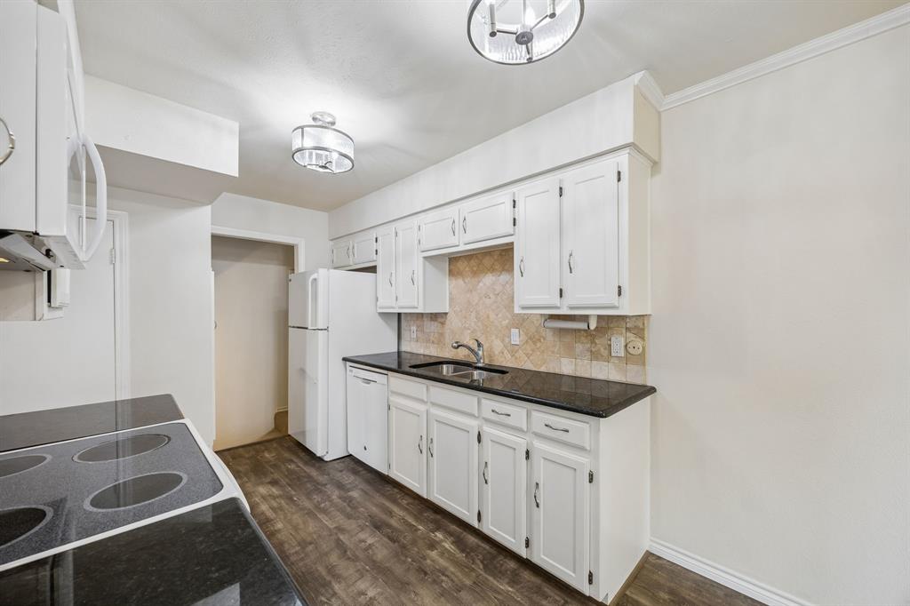 2614 Custer Parkway A Property Photo 7