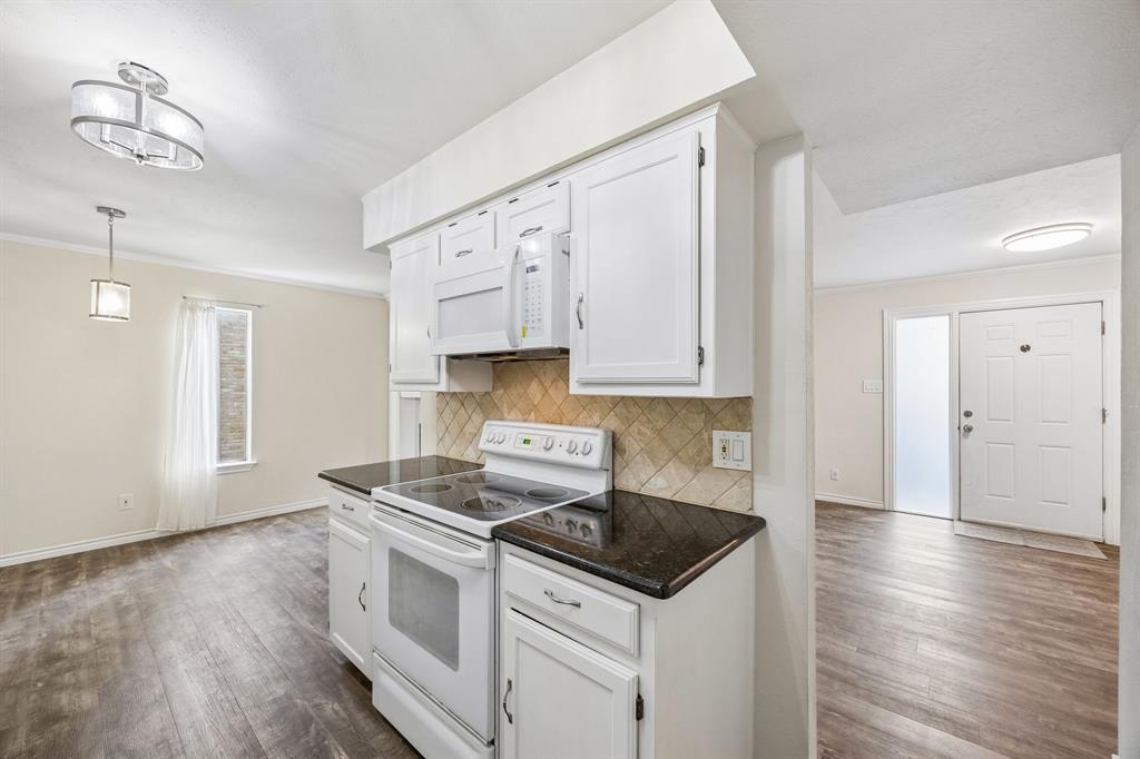 2614 Custer Parkway A Property Photo 8