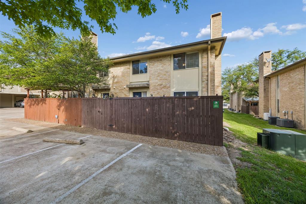 2614 Custer Parkway A Property Photo 25