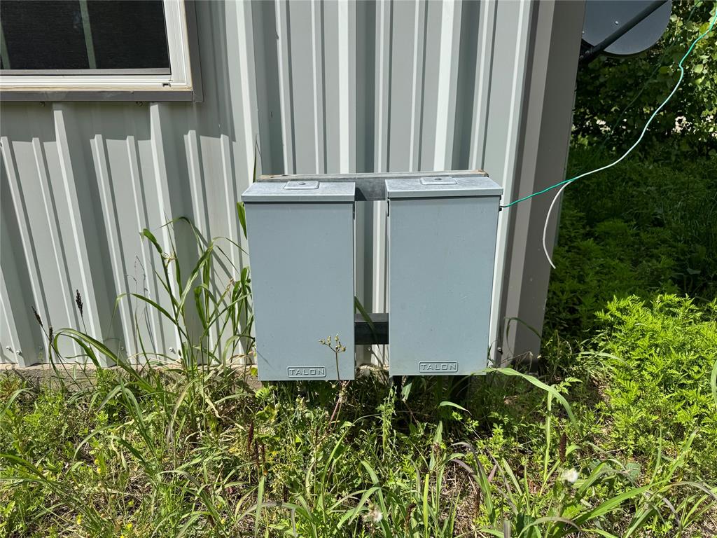 2377 Fm 36 Property Photo 12