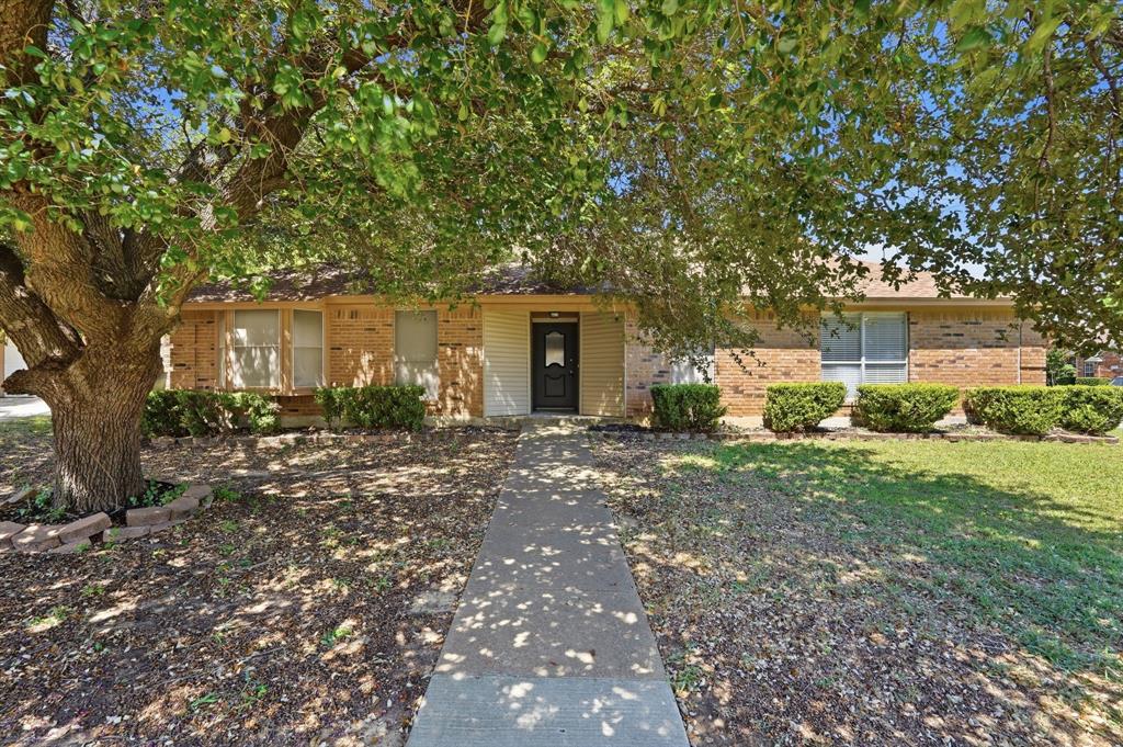 5353 Lynda Court Property Photo 1
