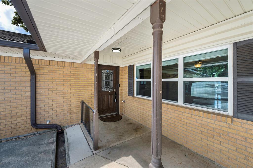 256 Whispering Oaks Trail Property Photo 6
