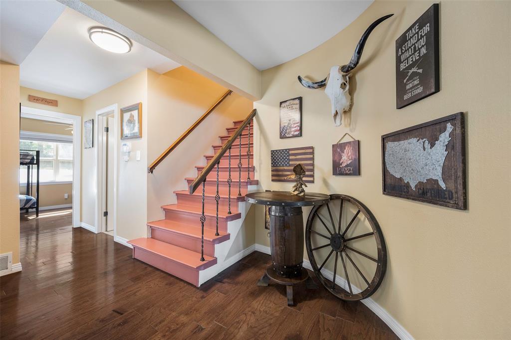 256 Whispering Oaks Trail Property Photo 8