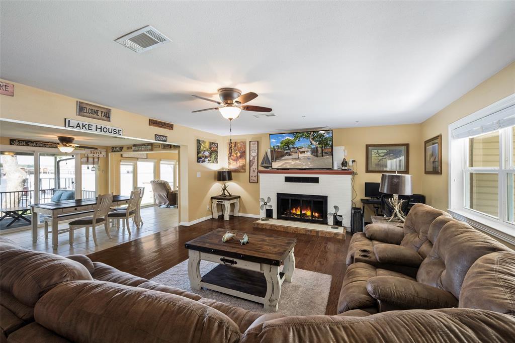 256 Whispering Oaks Trail Property Photo 9