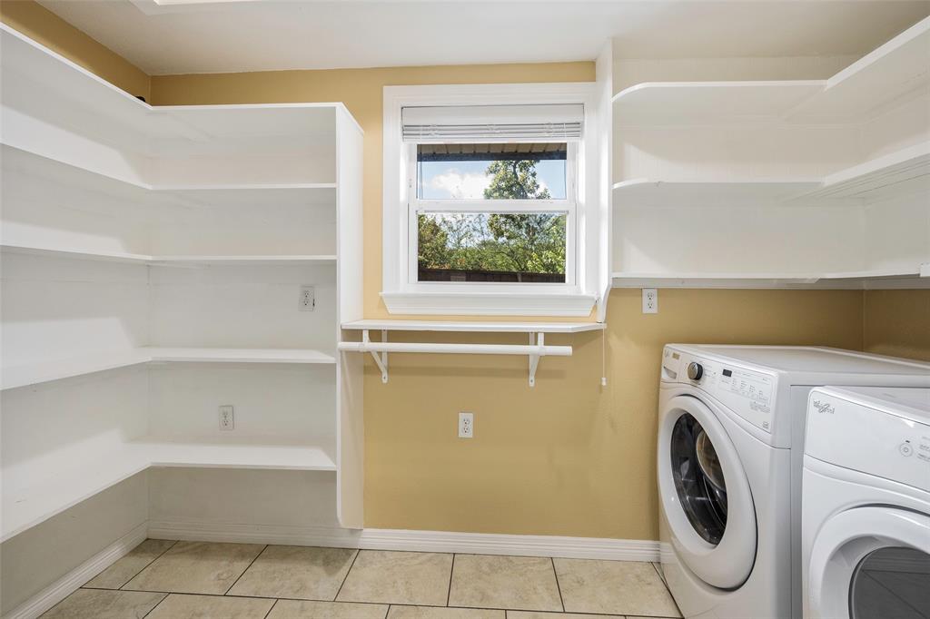 256 Whispering Oaks Trail Property Photo 15