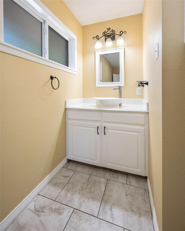 256 Whispering Oaks Trail Property Photo 28