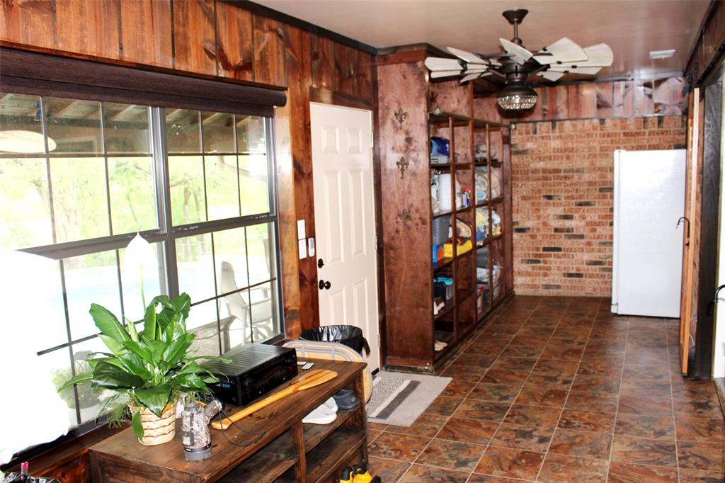 173 County Road 3112 Property Photo 9