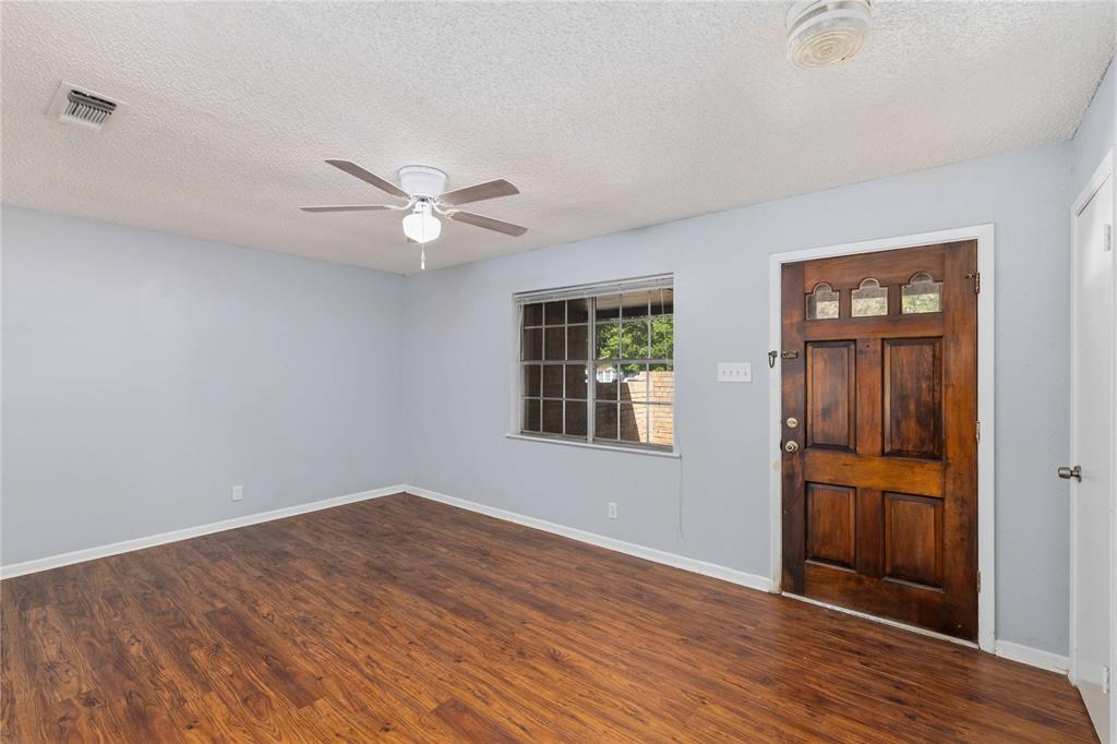 1715 Woodridge Street Property Photo 6