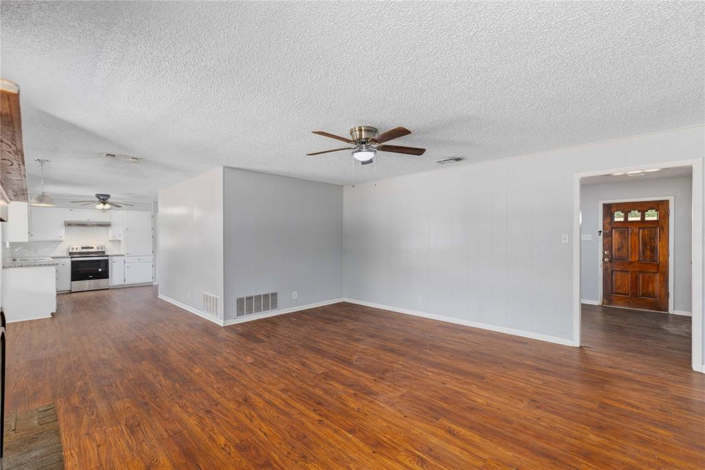1715 Woodridge Street Property Photo 9