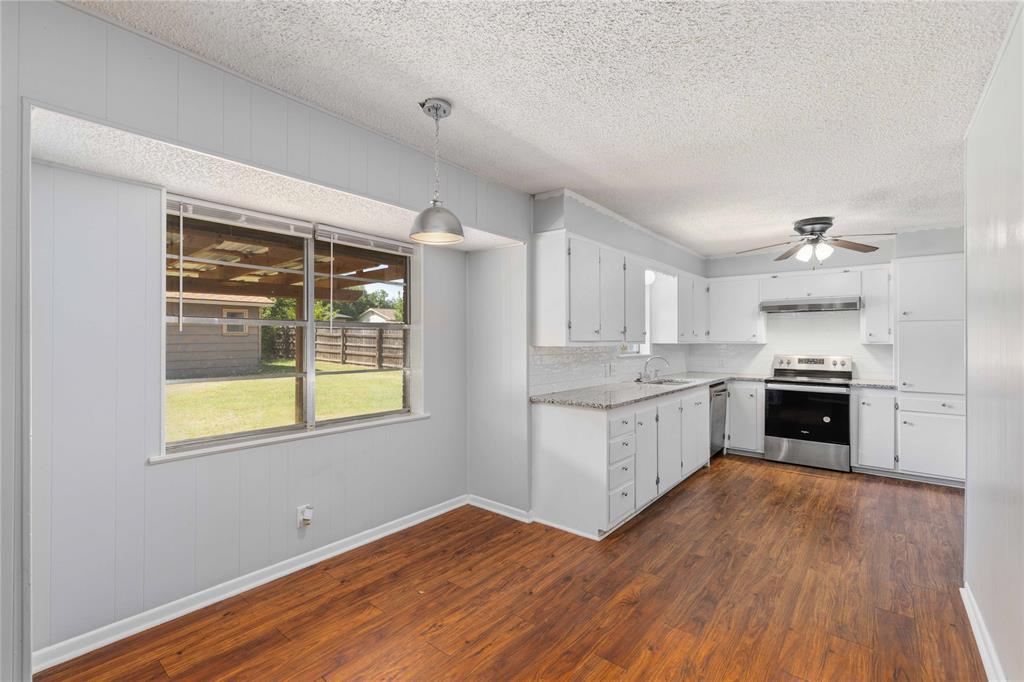 1715 Woodridge Street Property Photo 12