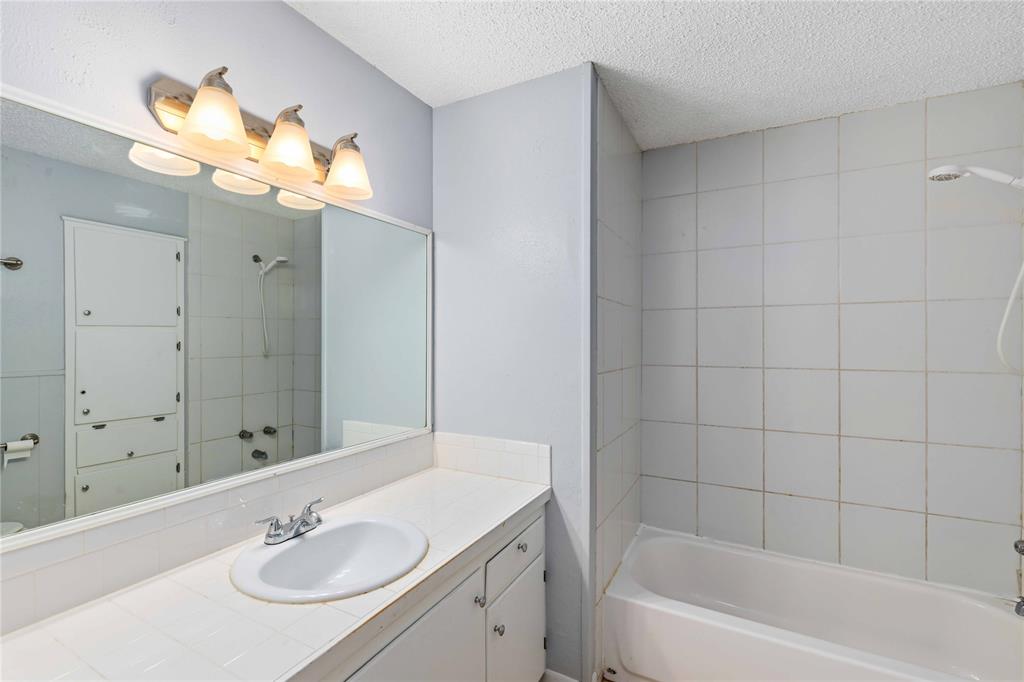 1715 Woodridge Street Property Photo 20