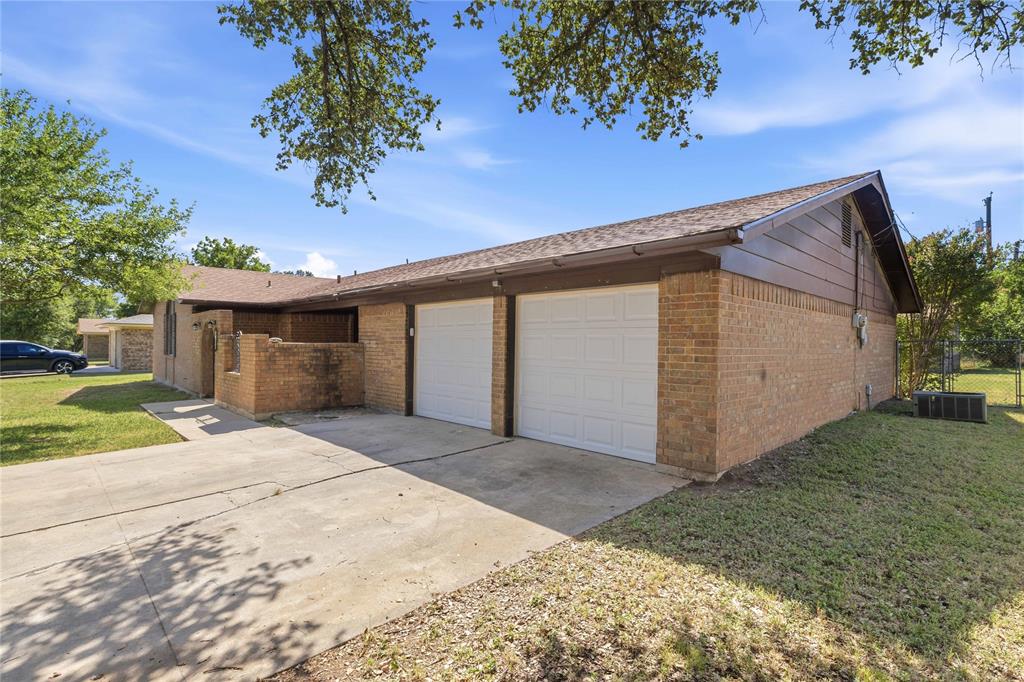 1715 Woodridge Street Property Photo 28