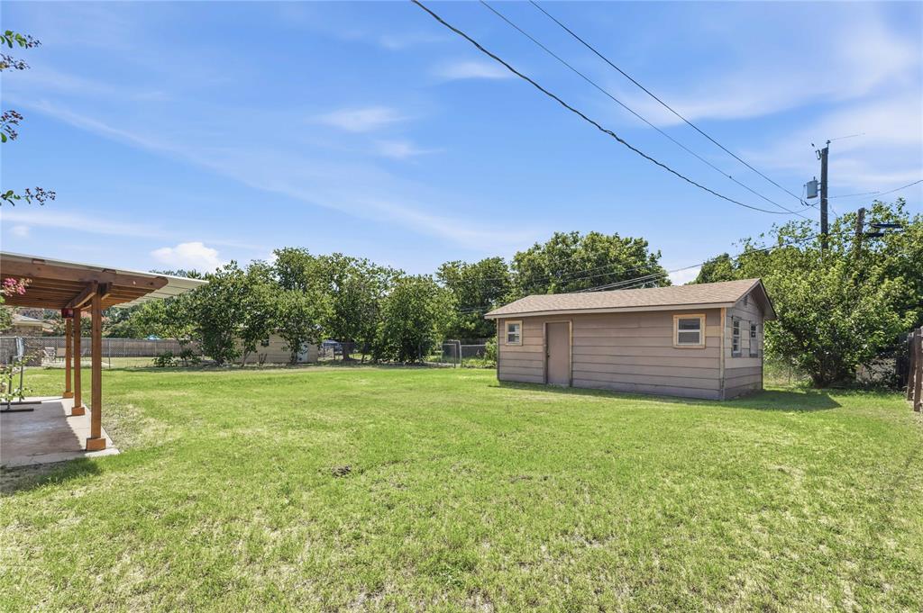 1715 Woodridge Street Property Photo 32