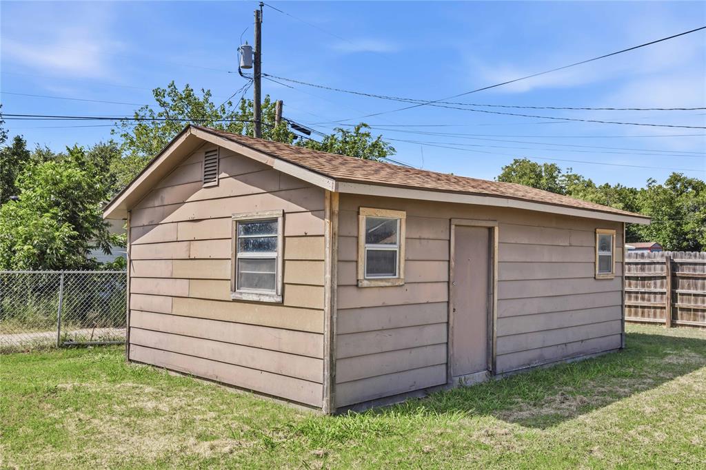 1715 Woodridge Street Property Photo 34