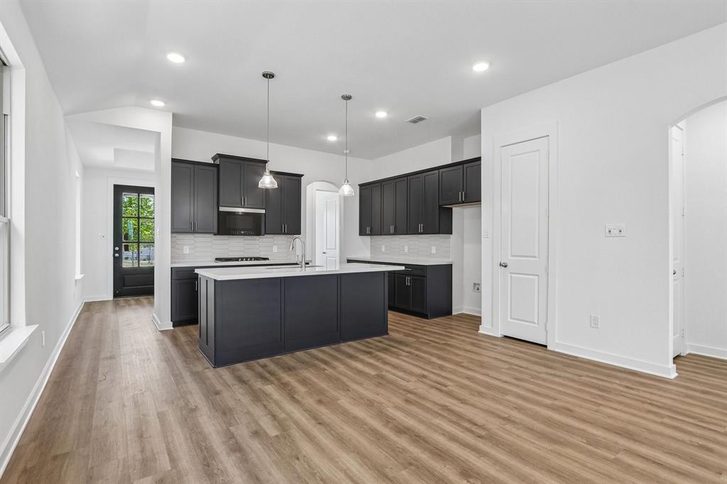8708 Treeline Parkway Property Photo 11