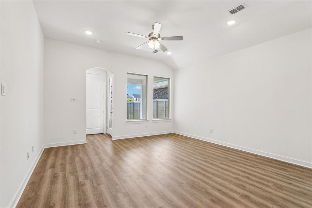 8708 Treeline Parkway Property Photo 15