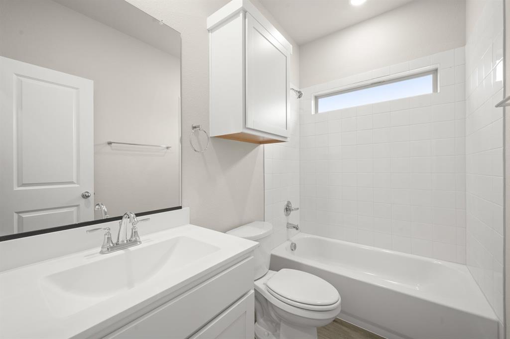 6737 Rosby Avenue Property Photo 8