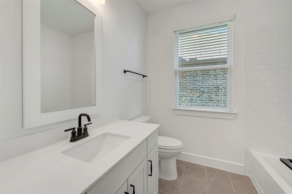 1009 Ashcroft Lane Property Photo 24
