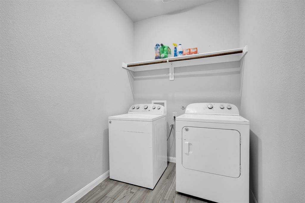 241 White Tail Lane Property Photo 13